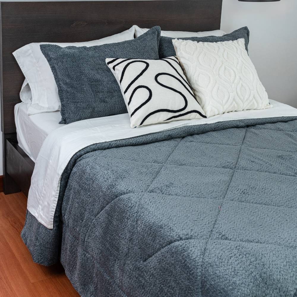 COBERTOR ESSENTIALS CHENILLE NUBE GRIS