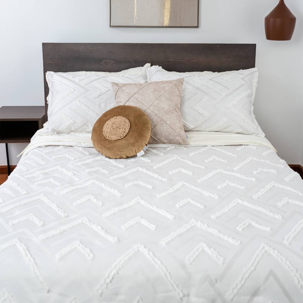 COBERTOR ESSENTIALS CHEVRON MARFIL