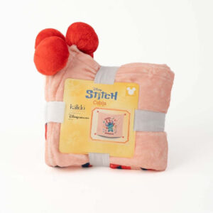 Cobija Merry Everything Stitch sublimado pompones (4 pompones)